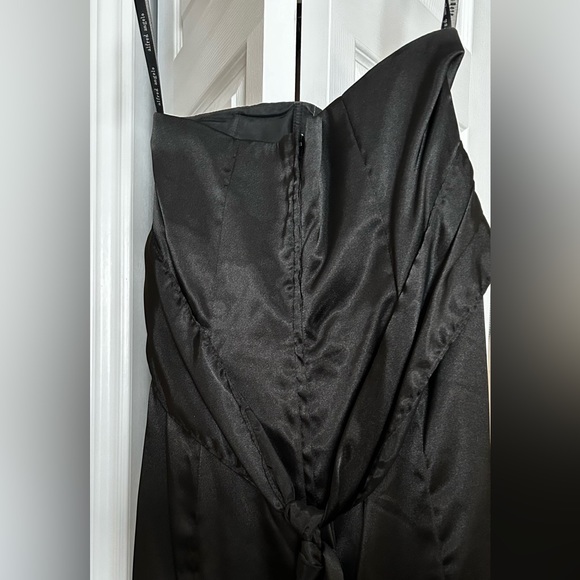 Black dress worn once - Picture 2 of 4